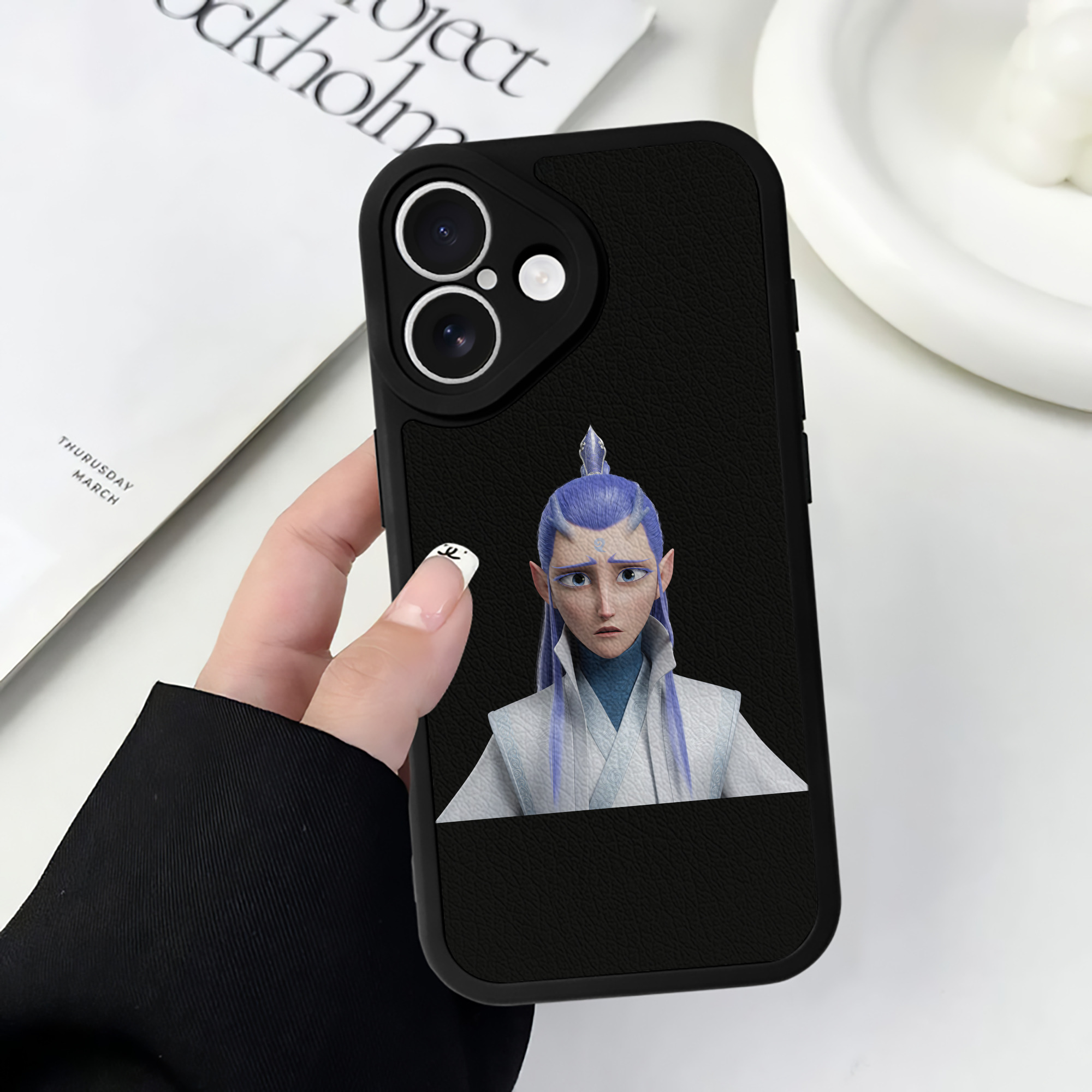 （画像用） Ne Zha 2 ナタ 魔童の大暴れ 【iPhone 16シリーズ対応】シリコンスマホケース（レザー調） 材質：シリコン